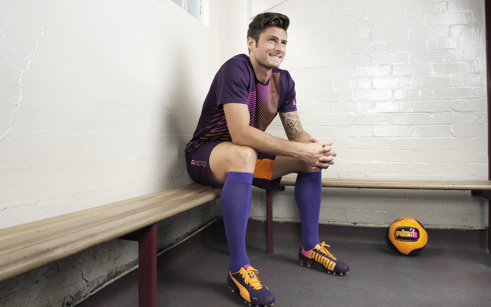 九游体育网站-比赛神操作:球员的高难度精彩表演,球赛人物